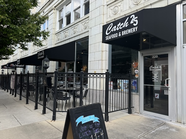 Catch 25 Seafood and Brewery